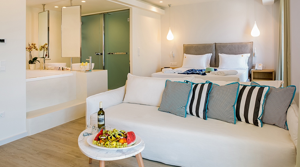 Junior Suite with indoor Jacuzzi